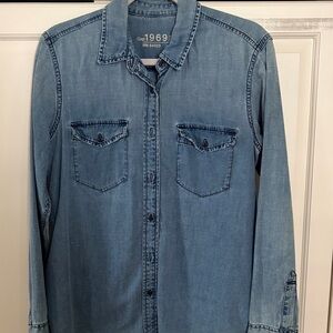 GAP Men's Casual Light Blue Button Down Shirt